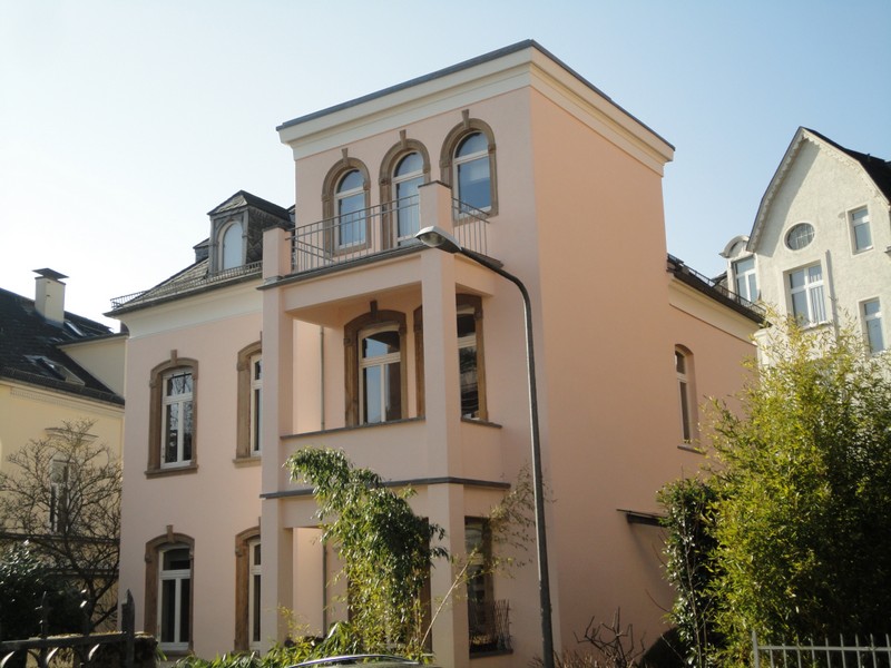 Hell rosane Außenfassade